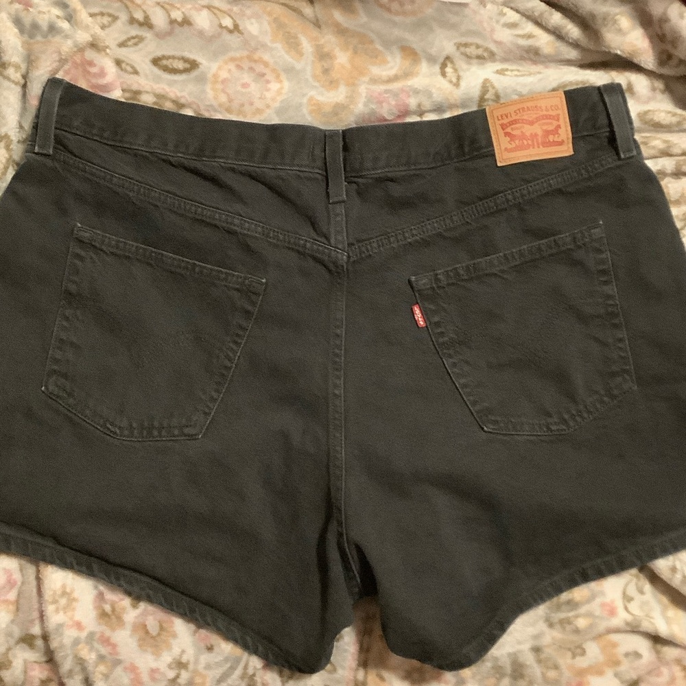 Levi's Black Denim High Waisted Mom Jean Shorts plus size 22 22W